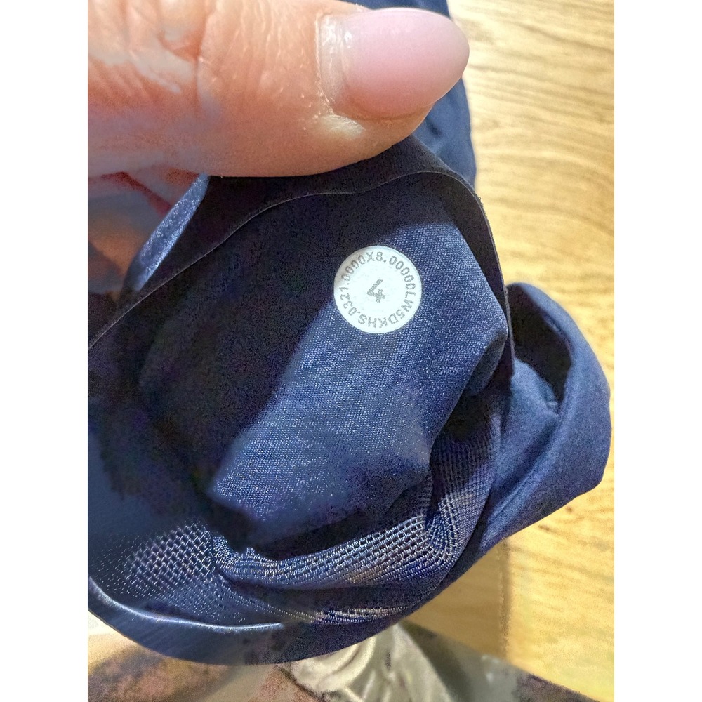 Lululemon Base Pace High-Rise Tight 25" — Size 4 - Picture 6 of 8